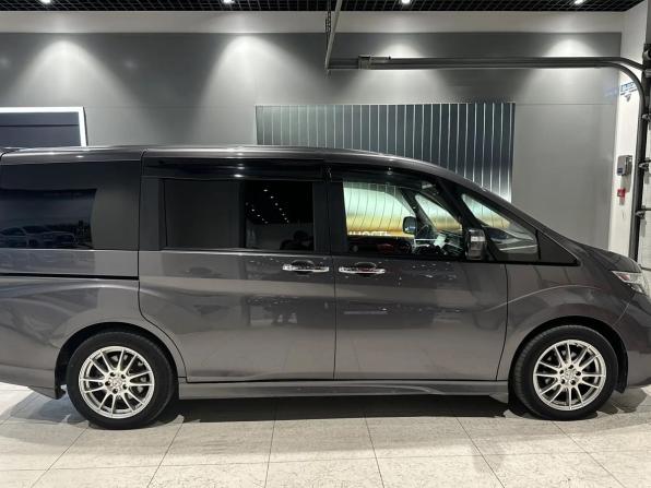 Honda Stepwgn V с пробегом 2016 года, цена 1 750 000 рублей, 201000 км, минивэн, Автокод Объявления