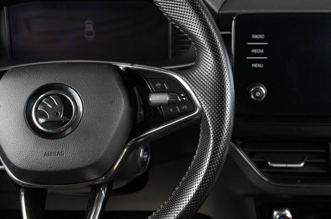 Skoda Rapid II с пробегом 2022 года, цена 1 779 000 рублей, 53500 км, лифтбек, Автокод Объявления