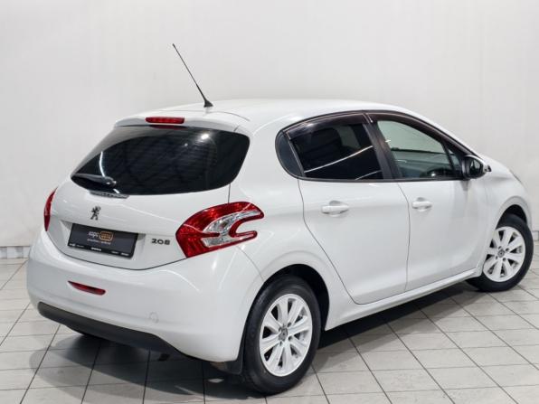 Peugeot 208 I с пробегом 2013 года, цена 574 000 рублей, 208478 км, хэтчбек, Автокод Объявления