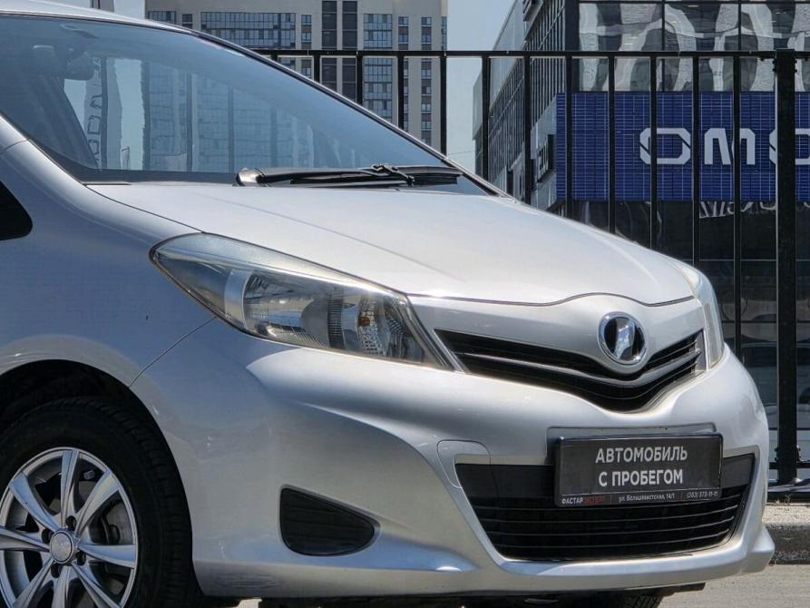 Toyota Vitz III (XP130) Новосибирск  - изображение 11