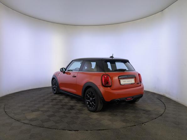 Mini Hatch III (F55/F56) Рестайлинг с пробегом 2021 года, цена 2 640 000 рублей, 57123 км, хэтчбек, Автокод Объявления
