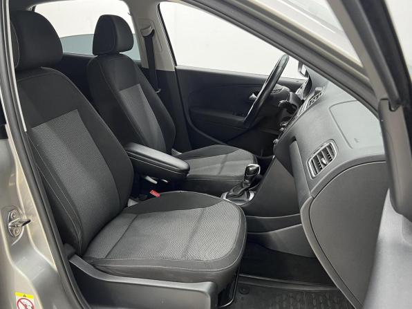 Volkswagen Polo V Рестайлинг с пробегом 2018 года, цена 1 120 000 рублей, 186854 км, седан, Автокод Объявления