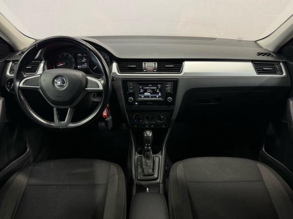 Skoda Rapid I с пробегом 2016 года, цена 990 000 рублей, 147545 км, лифтбек, Автокод Объявления