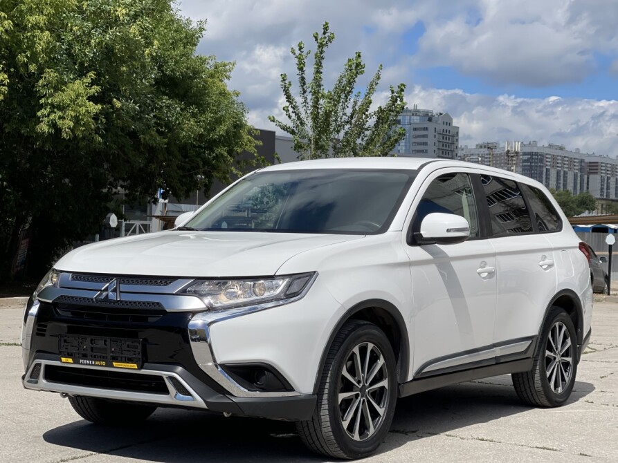 Аутлендер 2019 2.0. Mitsubishi Outlander 2019. Мицубиси Аутлендер 2019. Outlander 2019. Аутлендер Самара.