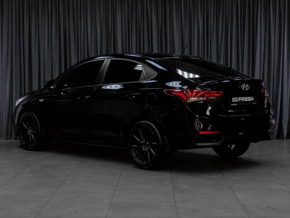 Hyundai Solaris II с пробегом 2017 года, цена 1 219 000 рублей, 189473 км, седан, Автокод Объявления
