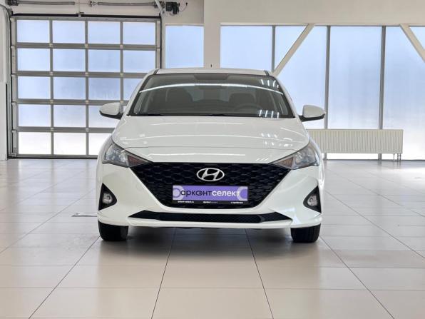 Hyundai Solaris II Рестайлинг с пробегом 2020 года, цена 1 320 000 рублей, 122780 км, седан, Автокод Объявления