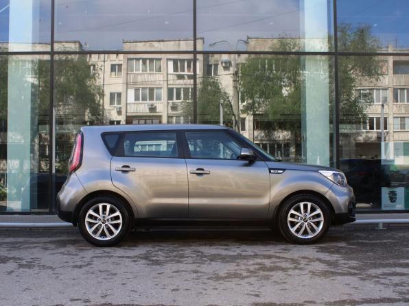 Kia Soul II Рестайлинг с пробегом 2018 года, цена 1 725 000 рублей, 64066 км, хэтчбек, Автокод Объявления