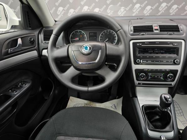 Skoda Octavia II (A5) Рестайлинг с пробегом 2012 года, цена 720 000 рублей, 228000 км, лифтбек, Автокод Объявления