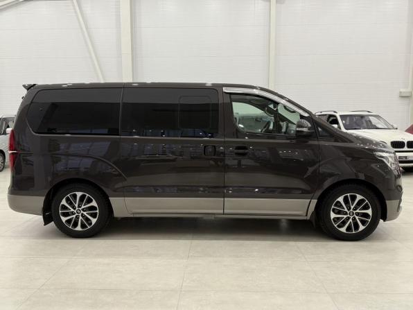 Hyundai Grand Starex I Рестайлинг 2 с пробегом 2019 года, цена 3 745 000 рублей, 128180 км, минивэн, Автокод Объявления