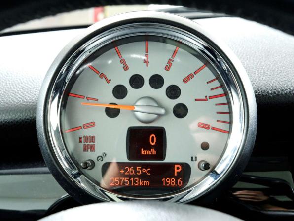 Mini Hatch II (R56) с пробегом 2010 года, цена 798 000 рублей, 257518 км, хэтчбек, Автокод Объявления