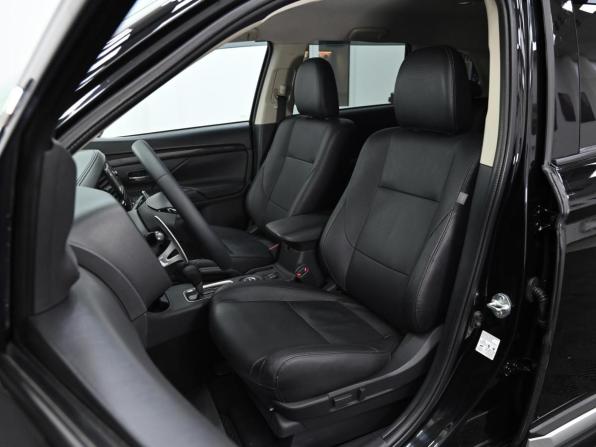 Mitsubishi Outlander III Рестайлинг 2 с пробегом 2016 года, цена 1 399 000 рублей, 105000 км, внедорожник, Автокод Объявления