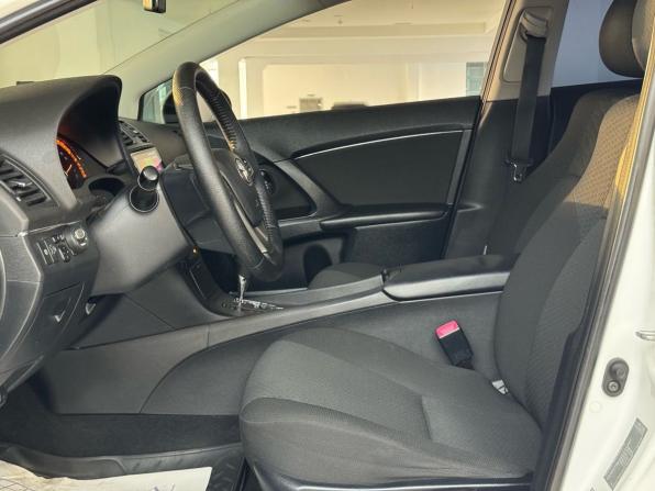 Toyota Avensis III с пробегом 2010 года, цена 1 030 000 рублей, 204550 км, седан, Автокод Объявления