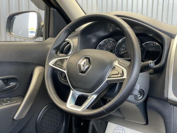 Renault Logan II Рестайлинг с пробегом 2021 года, цена 1 057 000 рублей, 57044 км, седан, Автокод Объявления