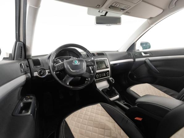 Skoda Octavia II (A5) Рестайлинг с пробегом 2011 года, цена 799 000 рублей, 179139 км, лифтбек, Автокод Объявления