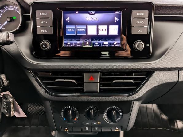 Skoda Rapid II с пробегом 2021 года, цена 1 465 000 рублей, 85052 км, лифтбек, Автокод Объявления