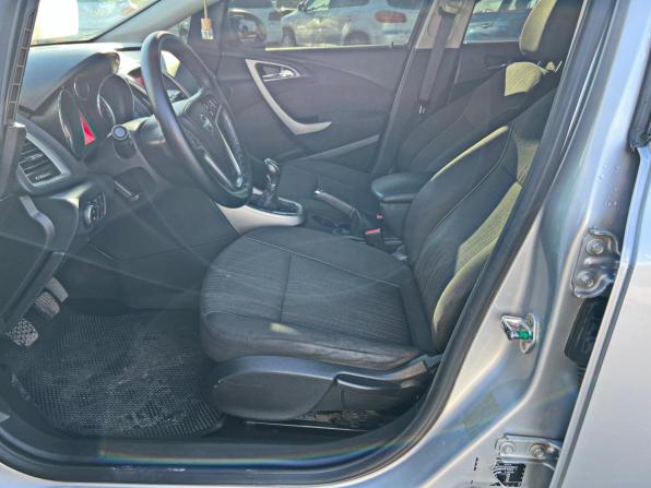 Opel Astra J с пробегом 2011 года, цена 585 000 рублей, 199142 км, хэтчбек, Автокод Объявления