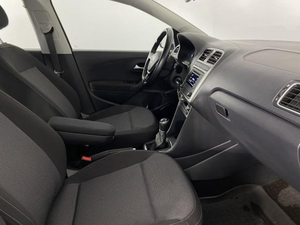 Volkswagen Polo V Рестайлинг с пробегом 2018 года, цена 1 340 000 рублей, 91555 км, седан, Автокод Объявления