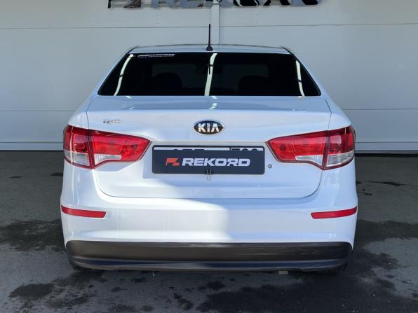 Kia Rio III Рестайлинг с пробегом 2016 года, цена 1 020 000 рублей, 175464 км, седан, Автокод Объявления
