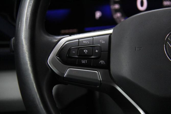 Volkswagen Taos I с пробегом 2022 года, цена 2 500 000 рублей, 98125 км, внедорожник, Автокод Объявления