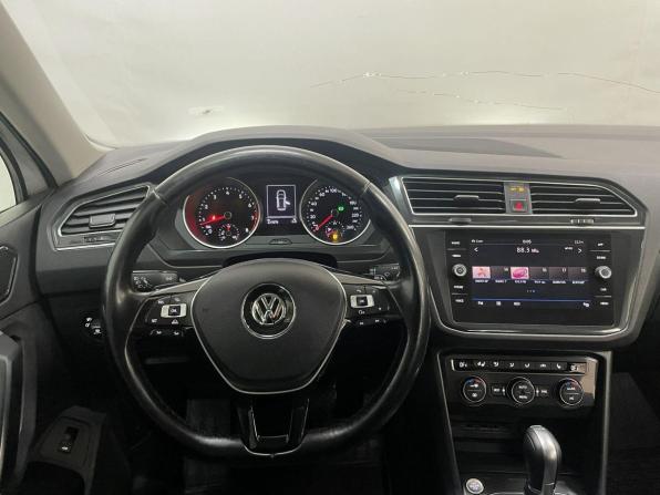 Volkswagen Tiguan II с пробегом 2018 года, цена 2 149 000 рублей, 221876 км, внедорожник, Автокод Объявления