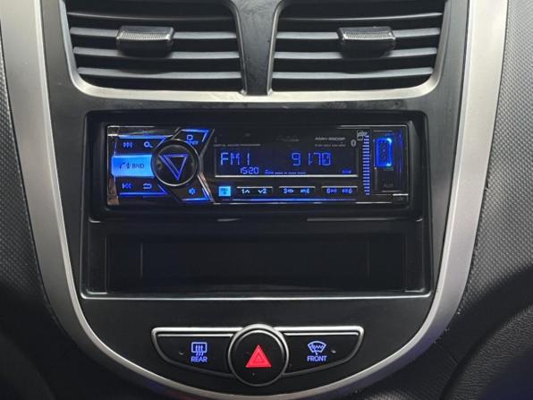 Hyundai Solaris I Рестайлинг с пробегом 2015 года, цена 802 000 рублей, 207843 км, седан, Автокод Объявления