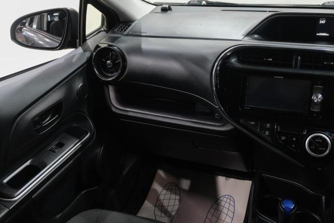 Toyota Aqua I Рестайлинг 2 с пробегом 2018 года, цена 1 129 000 рублей, 235981 км, хэтчбек, Автокод Объявления