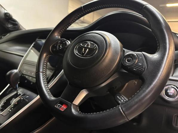 Toyota Harrier III (XU60) Рестайлинг с пробегом 2018 года, цена 3 347 000 рублей, 40155 км, внедорожник, Автокод Объявления