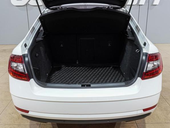 Skoda Octavia III (A7) Рестайлинг с пробегом 2018 года, цена 1 849 000 рублей, 205696 км, лифтбек, Автокод Объявления