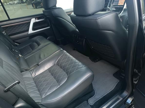 Toyota Land Cruiser 200 Series Рестайлинг 2 с пробегом 2017 года, цена 6 800 000 рублей, 241032 км, внедорожник, Автокод Объявления