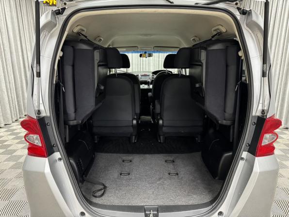 Honda Freed I с пробегом 2010 года, цена 1 085 000 рублей, 102558 км, компактвэн, Автокод Объявления