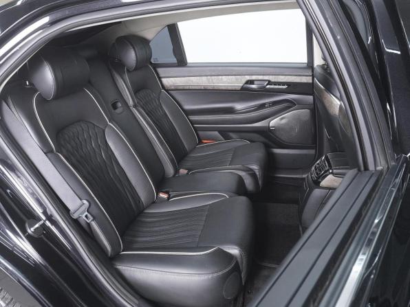 Genesis G90 I Рестайлинг с пробегом 2021 года, цена 2 363 000 рублей, 97054 км, седан, Автокод Объявления