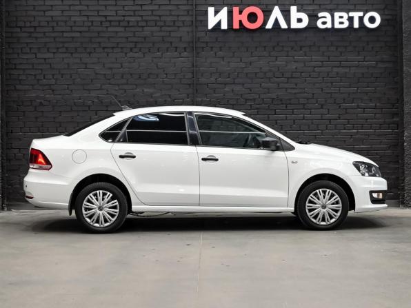 Volkswagen Polo V Рестайлинг с пробегом 2018 года, цена 1 300 000 рублей, 93310 км, седан, Автокод Объявления