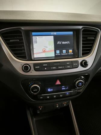 Hyundai Solaris II с пробегом 2018 года, цена 1 400 000 рублей, 121524 км, седан, Автокод Объявления