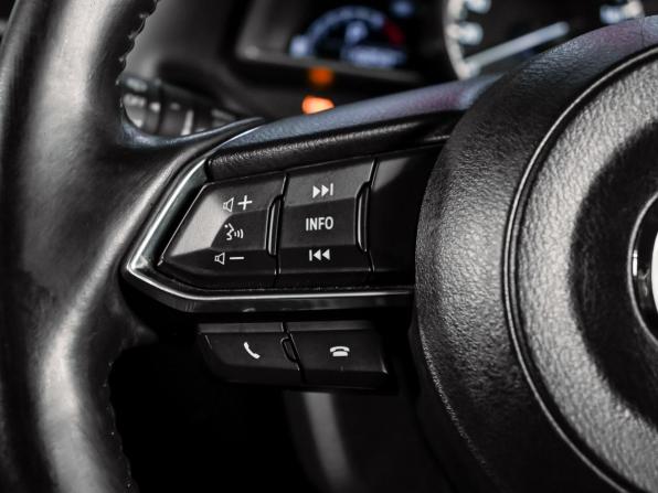 Mazda Axela III Рестайлинг с пробегом 2018 года, цена 1 500 000 рублей, 116858 км, хэтчбек, Автокод Объявления