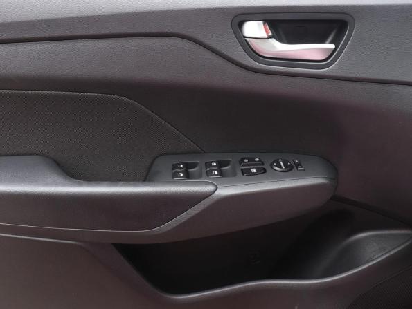 Hyundai Solaris II с пробегом 2019 года, цена 1 411 000 рублей, 109000 км, седан, Автокод Объявления