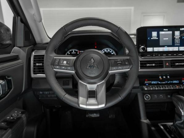 Mitsubishi L200 VI с пробегом 2025 года, цена 5 300 000 рублей, 50 км, пикап, Автокод Объявления
