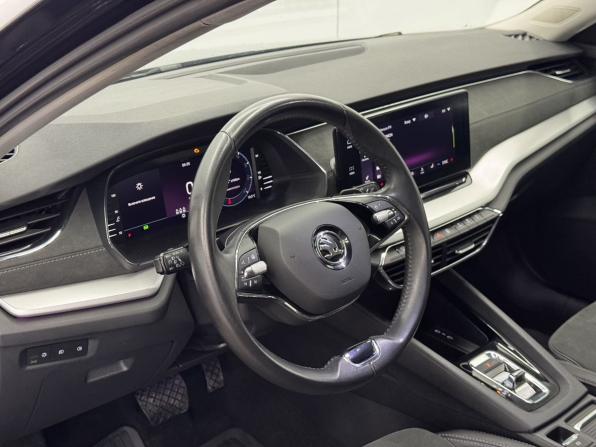 Skoda Octavia IV (A8) с пробегом 2021 года, цена 2 539 000 рублей, 70201 км, лифтбек, Автокод Объявления