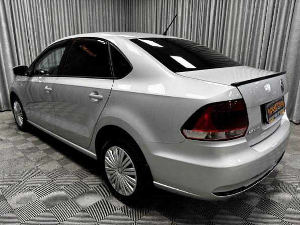 Volkswagen Polo V Рестайлинг с пробегом 2016 года, цена 999 000 рублей, 164133 км, седан, Автокод Объявления