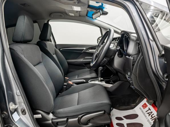 Honda Fit III Рестайлинг с пробегом 2018 года, цена 1 085 000 рублей, 117620 км, хэтчбек, Автокод Объявления