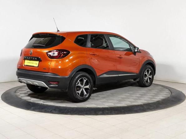 Renault Kaptur I с пробегом 2018 года, цена 1 764 500 рублей, 58000 км, внедорожник, Автокод Объявления