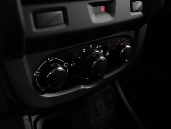 Renault Duster I Рестайлинг с пробегом 2016 года, цена 799 000 рублей, 220350 км, внедорожник, Автокод Объявления