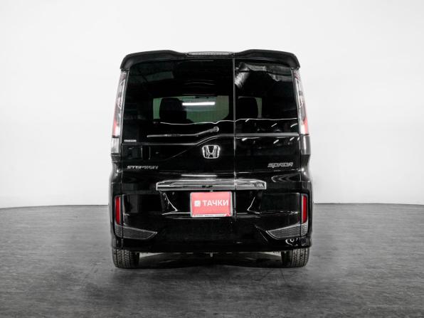 Honda Stepwgn V с пробегом 2015 года, цена 1 779 500 рублей, 124314 км, минивэн, Автокод Объявления