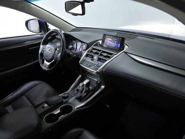 Lexus NX I с пробегом 2016 года, цена 2 290 000 рублей, 200000 км, внедорожник, Автокод Объявления