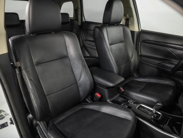 Mitsubishi Outlander III Рестайлинг 2 с пробегом 2017 года, цена 1 899 000 рублей, 174528 км, внедорожник, Автокод Объявления