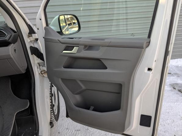 Volkswagen Caravelle T6 Рестайлинг с пробегом 2020 года, цена 3 950 000 рублей, 110732 км, минивэн, Автокод Объявления