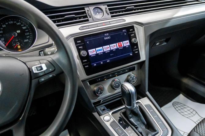 Volkswagen Passat B8 с пробегом 2018 года, цена 1 529 000 рублей, 146890 км, седан, Автокод Объявления