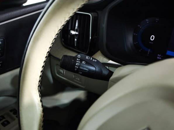 Volvo XC60 II Рестайлинг с пробегом 2021 года, цена 4 099 000 рублей, 139574 км, внедорожник, Автокод Объявления