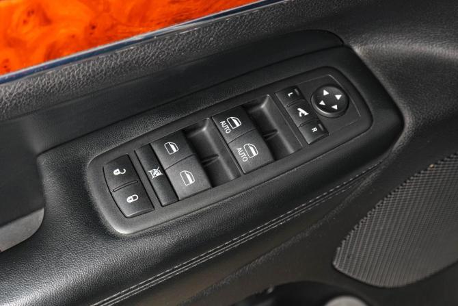 Jeep Grand Cherokee IV (WK2) с пробегом 2012 года, цена 1 679 000 рублей, 282000 км, внедорожник, Автокод Объявления
