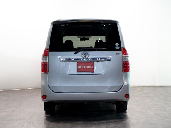 Toyota Noah II (R70) с пробегом 2008 года, цена 1 115 000 рублей, 297750 км, минивэн, Автокод Объявления
