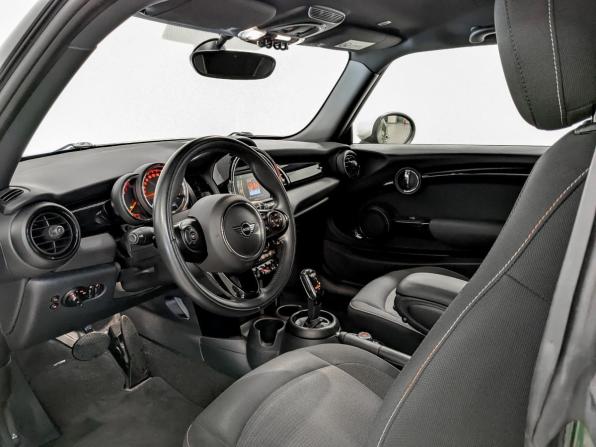 Mini Hatch III (F55/F56) Рестайлинг с пробегом 2021 года, цена 2 250 000 рублей, 77313 км, хэтчбек, Автокод Объявления